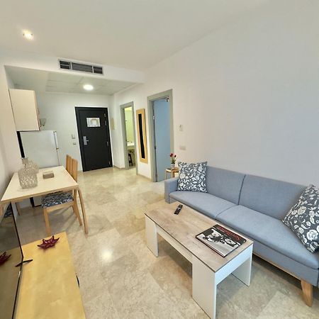 Apartsur Bormujos Luaran gambar