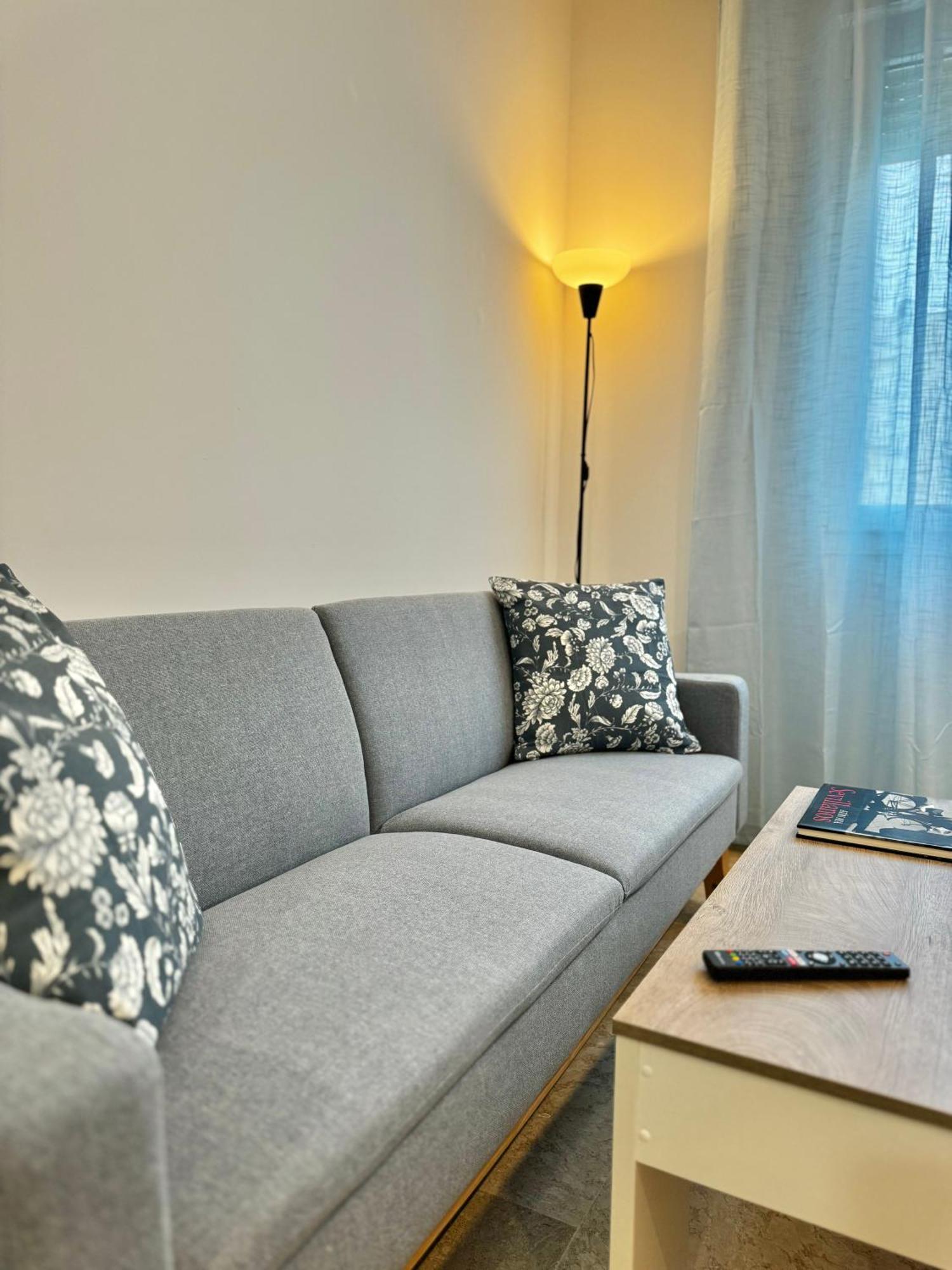 Apartsur Bormujos Luaran gambar