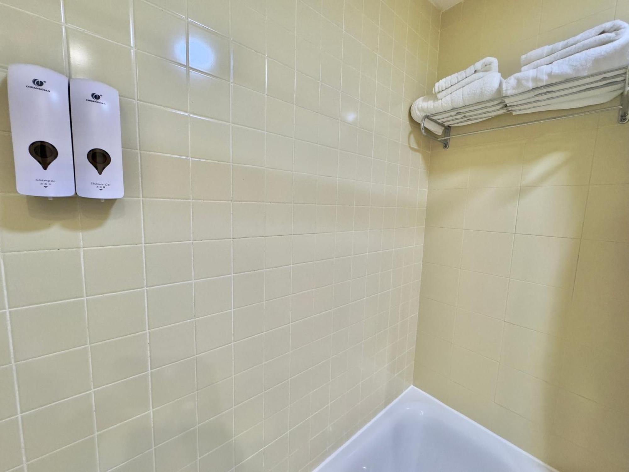 Apartsur Bormujos Luaran gambar